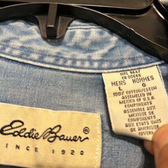 VTG Eddie Bauer Button Up Denim Shirt Mens Large Lightwash Soft Blue Denim - Picture 5 of 5